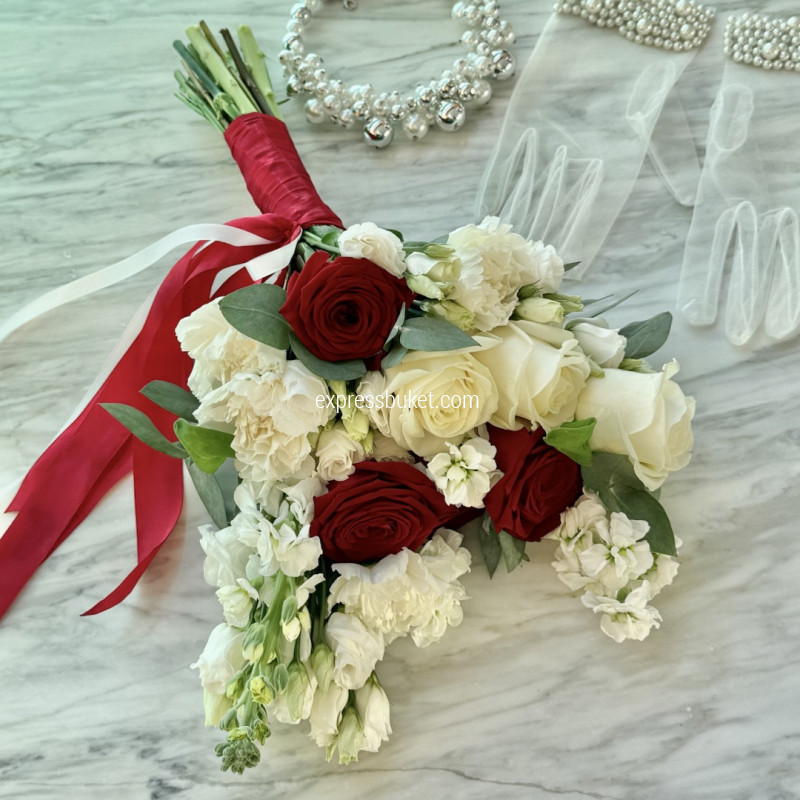 Букет невесты "Красный шелк"