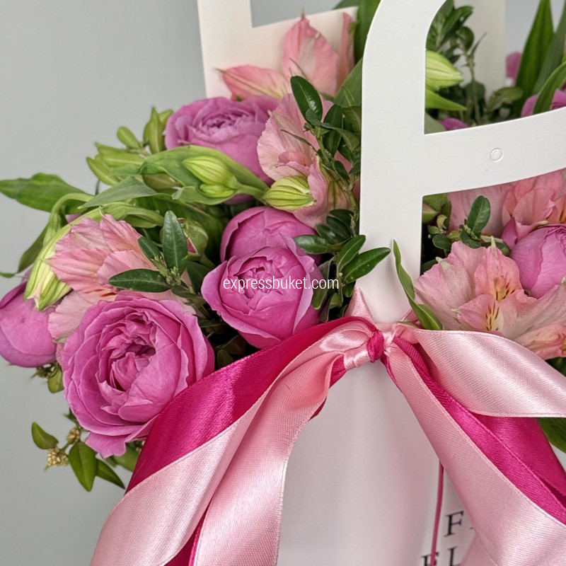 Цветы в коробке 1073